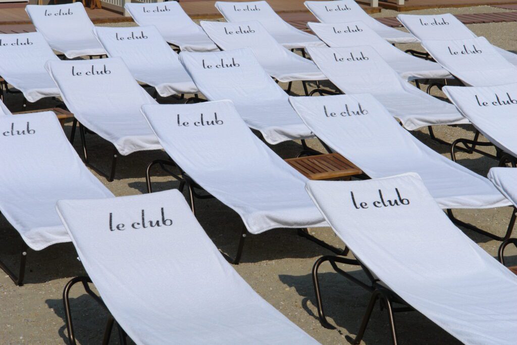 Le Club Avenue